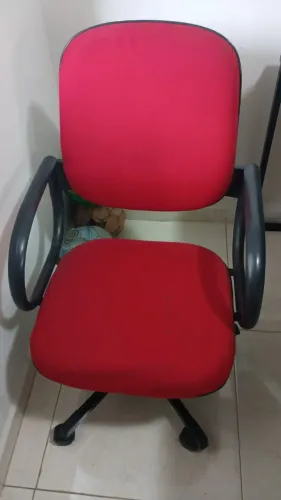 Cadeira para escritório tipo office enconsto médio.