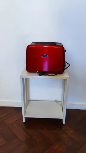 Torradeira vermelha Oster