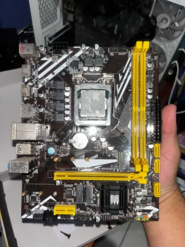Kit Placa-Mãe H470 LGA 1200 + Processador i3 10100F + Cooler AMD original
