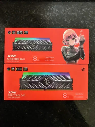 Kit de memórias DDR 4 (3200 e 3600 MHz) marca XPG Spectrix D41