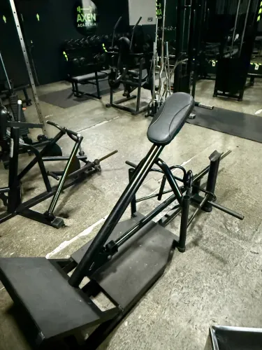 APARELHO DE MUSCULAÇÃO - REMADA CAVALINHO MÁQUINA 