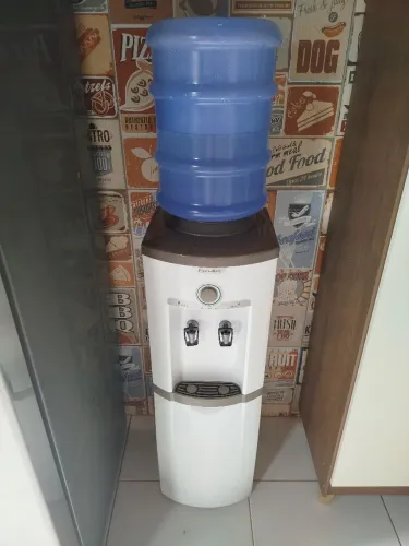 Bebedouro água bem geladinha