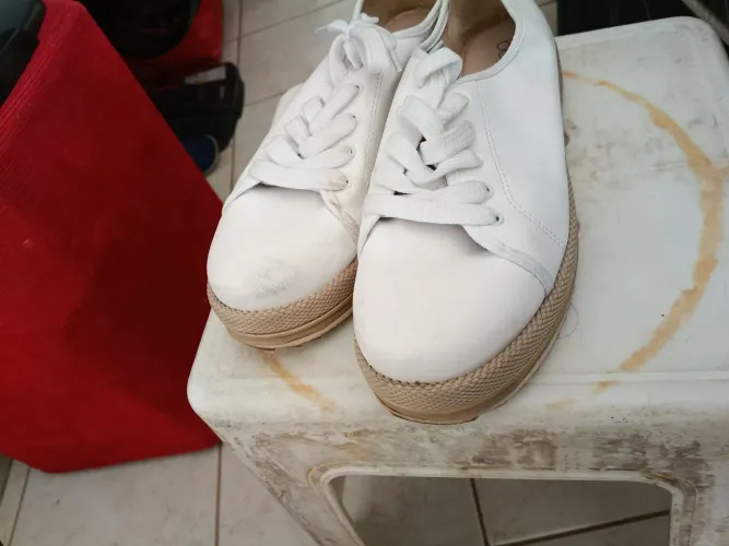 Sapatos ? femininos