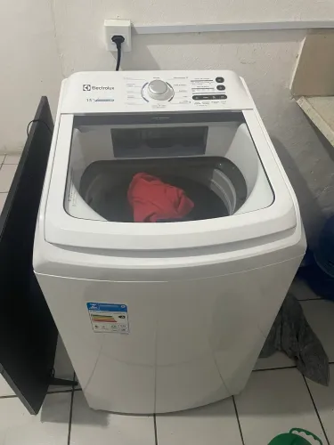 Máquina de lavar zero marcas de uso.