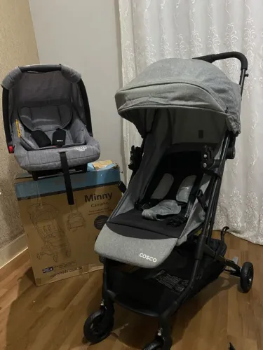 Carrinho vira mala para avião e Bebê conforto