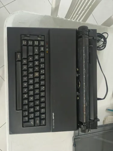 Máquina de escrever Olivet praxis 20