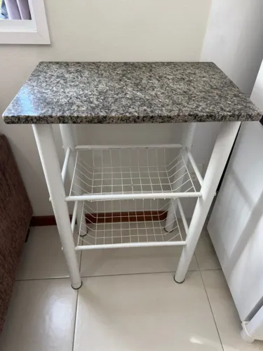 Fruteira com Tampo de Pedra