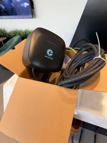 Carregador Wallbox para carro elétrico ou híbrido.