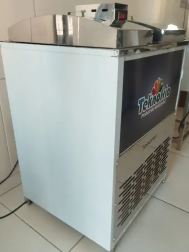Máquina de gelo M4