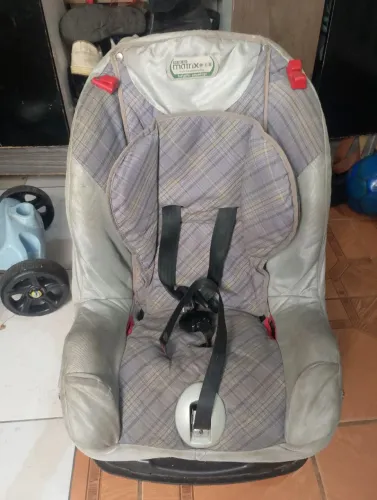 Cadeirinha de bebê para carro