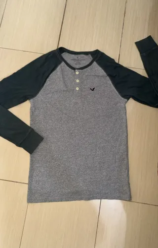 camisa de manga cumprida henley da American Eagle Outfitters
