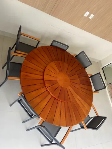 Vendo mesa com cadeiras 8 lugares