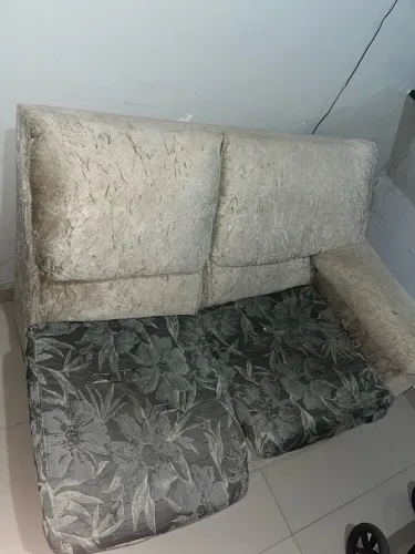 Sofá de Veludo Dourado