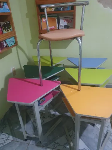 Mesas infantis vendo ou troco