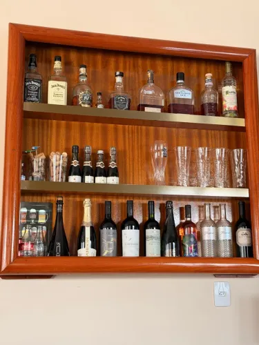Estante Bar em Madeira | Peça de Destaque | Excelente Estado