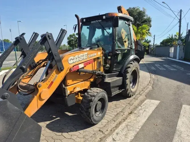 Retroescavadeira CASE 580N 4x4