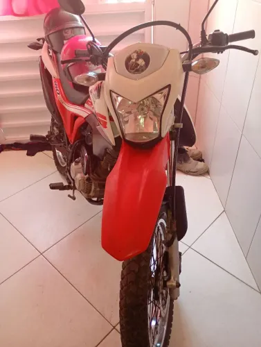 Vendo ou troco em carro em bom condições 