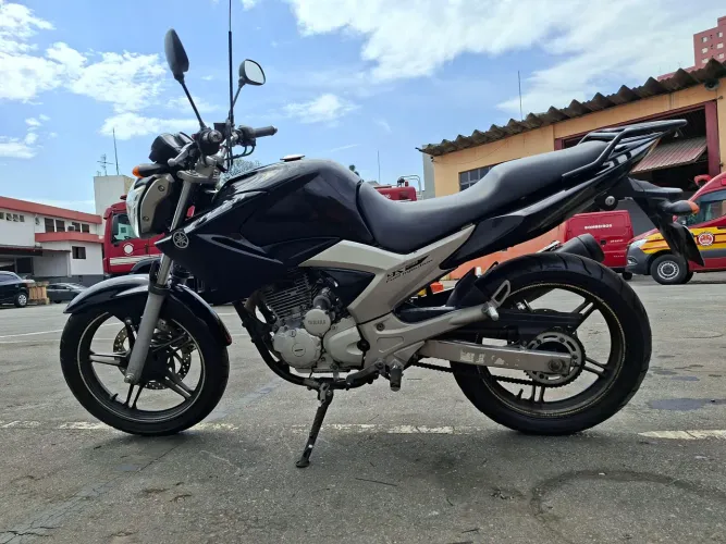 Moto Fazer 250 2012