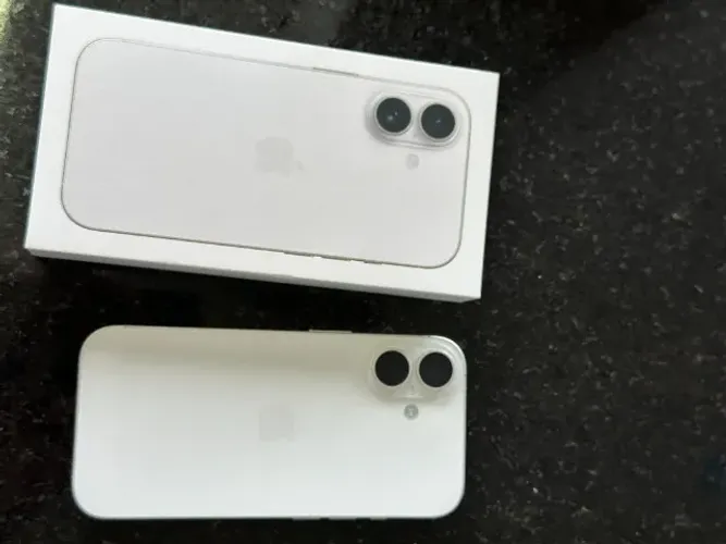 iPhone 17 256GB - Estado de Novo - Com Slot para Chip Físico - Garantia Apple