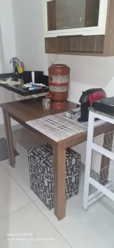 MESA MADEIRA C/ 2 CADEIRAS