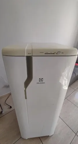 Geladeira Electrolux Cycle Defrost 240L Degelo Prático Uma Porta Branca