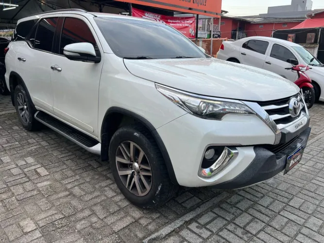 Toyota Hilux SW4 SRX 4X4 2.8 TDI 16V Dies. Aut. 2017