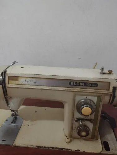 Vendo máquina de costura!