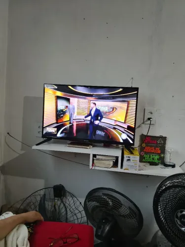 Vendo uma tv 32 polegadas Android nova