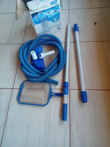 Piscina e kit manutenção 