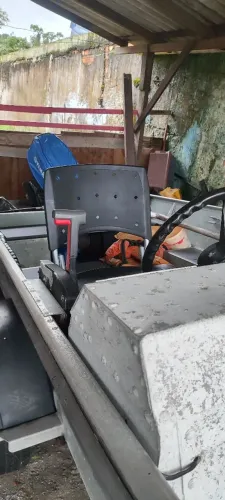 Barco marfim motor Yamaha 40 , + carreta rodoviária 32 mil