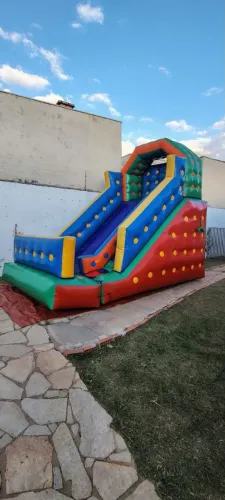 Brinquedos infláveis futebol de sabão tobogã e castelinho