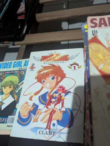 Mangá Angelic layer <br>1 outubro 2005<br>5 fevereiro 2006