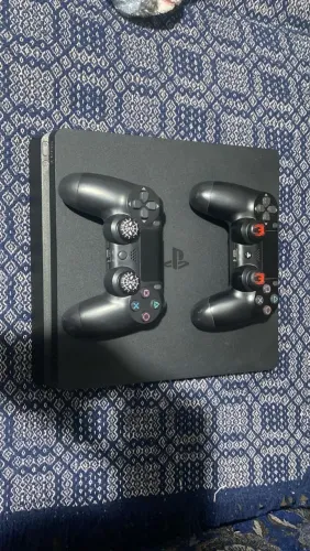 Troco ou vendo ps4 slim 1Tb e varios jogos por ps5