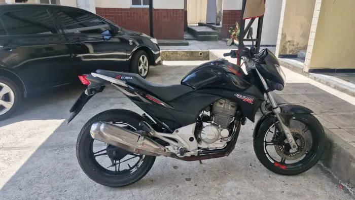 Troco com volta sua em moto menor cc toda legalizada
