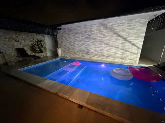 Alugo piscina 3 horas Pac. com 10 pessoas
