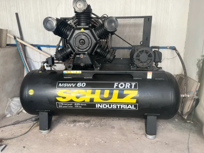 Compressor de ar SCHULZ 420 Litros 60 pés 15 hp