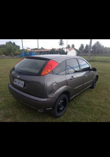 Ford Focus 1.8 16V 5P 2001