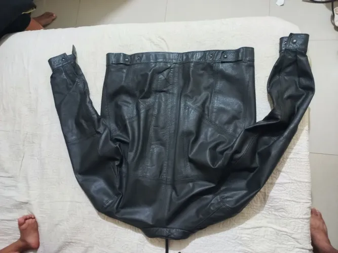 Jaqueta de couro preta