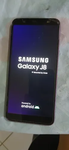 Celular J8 