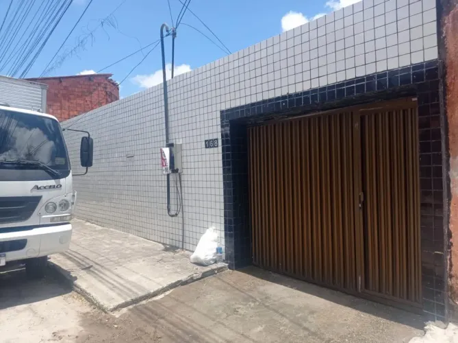 Casa com Terreno Amplo para venda localizado no Montese REF: CA.0020
