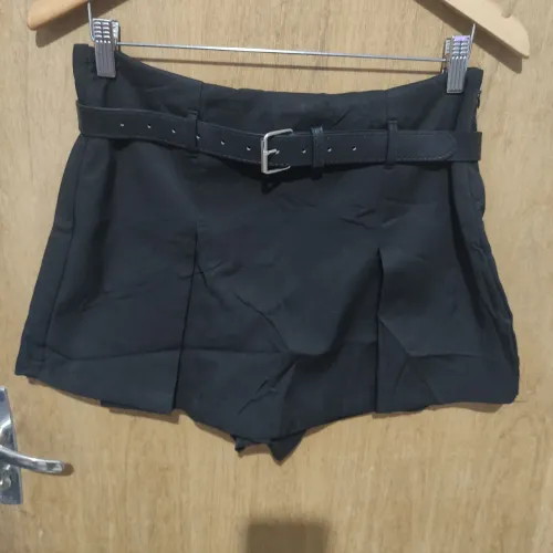 Short saia alfaiataria tam G NOVO