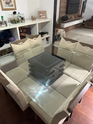 Mesa de vidro + 8 cadeiras