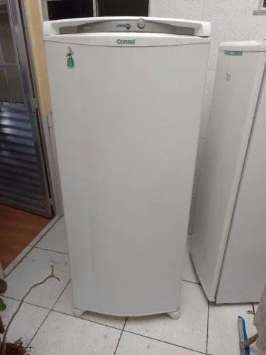 Freezer Consul vertical 260lt