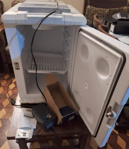 Geladeira Portátil Coleman 42L (Modelo 5645) - Kit Completo, Caixa e Manuais Originais