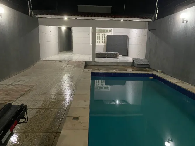 Casa com piscina , 4 quartos (2 suítes), casa grande para alugar.