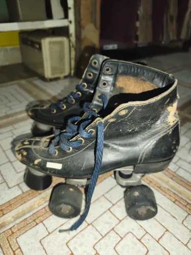 Patins antigo estilo Quad (4 rodas)