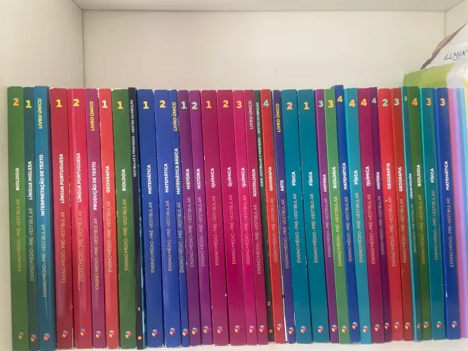 Material Poliedro 3 ano Pré-Vestibular semi novo + cadernos de exercícios ENEM Poliedro