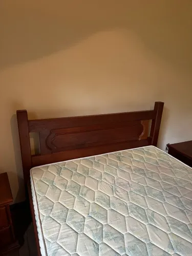 Conjunto de Quarto em madeira de lei maciça
