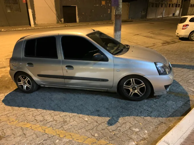 Renault Clio Campus Hi-flex 1.0 16V 5P 2009