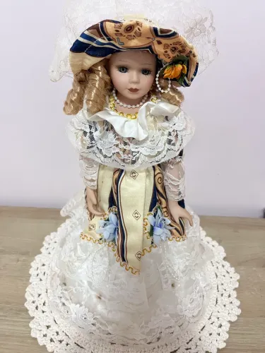 Bone eca porcelana antiga